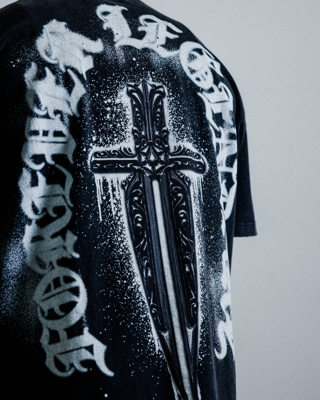 TIMELESS DAGGER TEE - [BLACK]