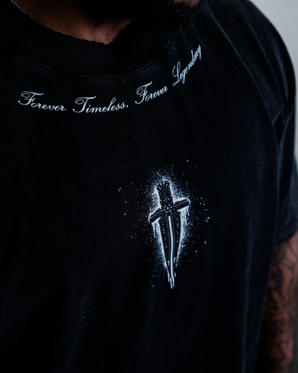 TIMELESS DAGGER TEE - [BLACK]