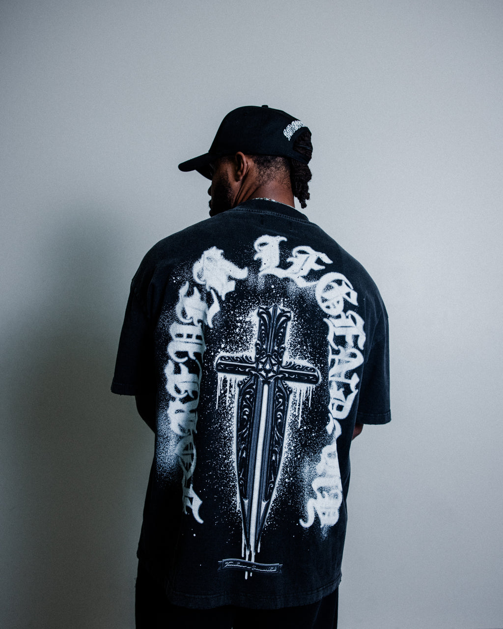 TIMELESS DAGGER TEE - [BLACK]