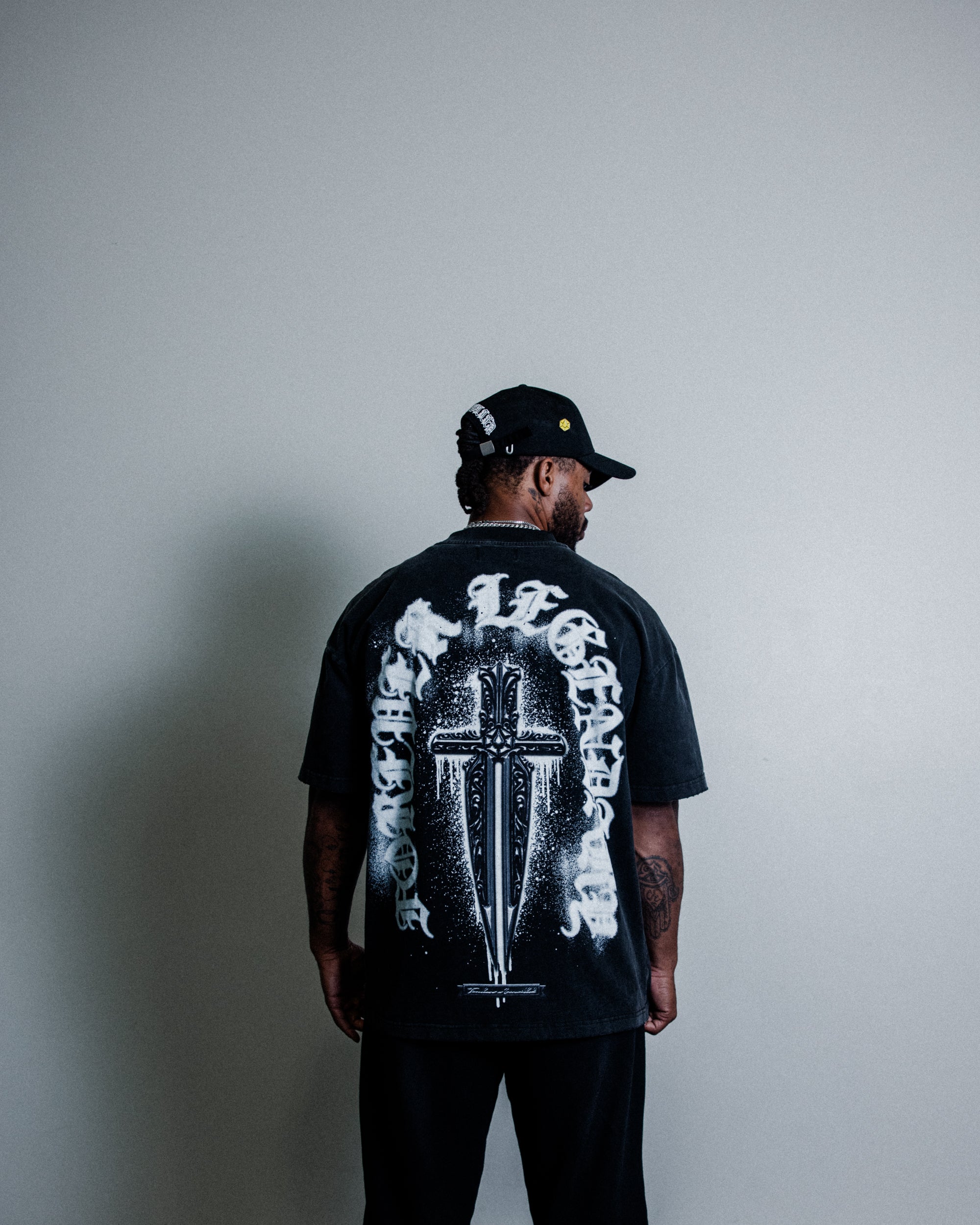TIMELESS DAGGER TEE - [BLACK]
