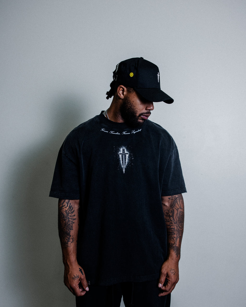 TIMELESS DAGGER TEE - [BLACK]