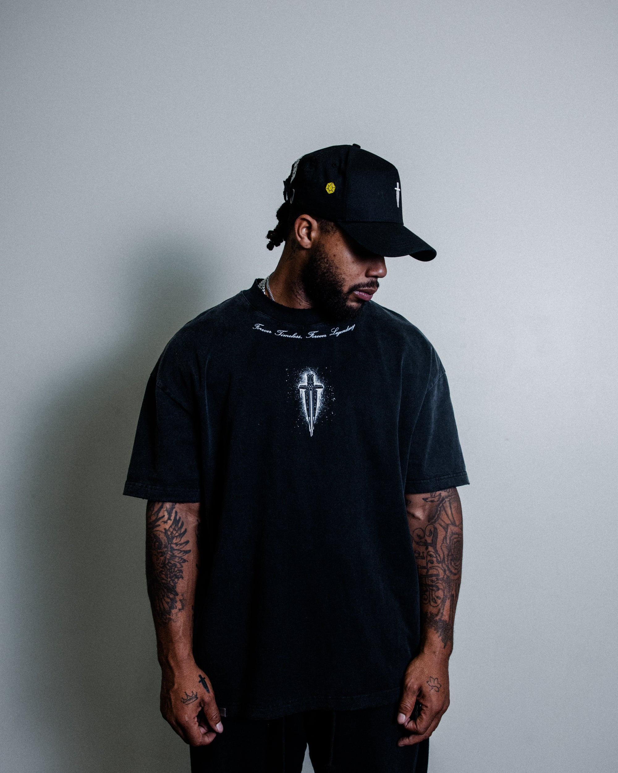 TIMELESS DAGGER TEE - [BLACK]