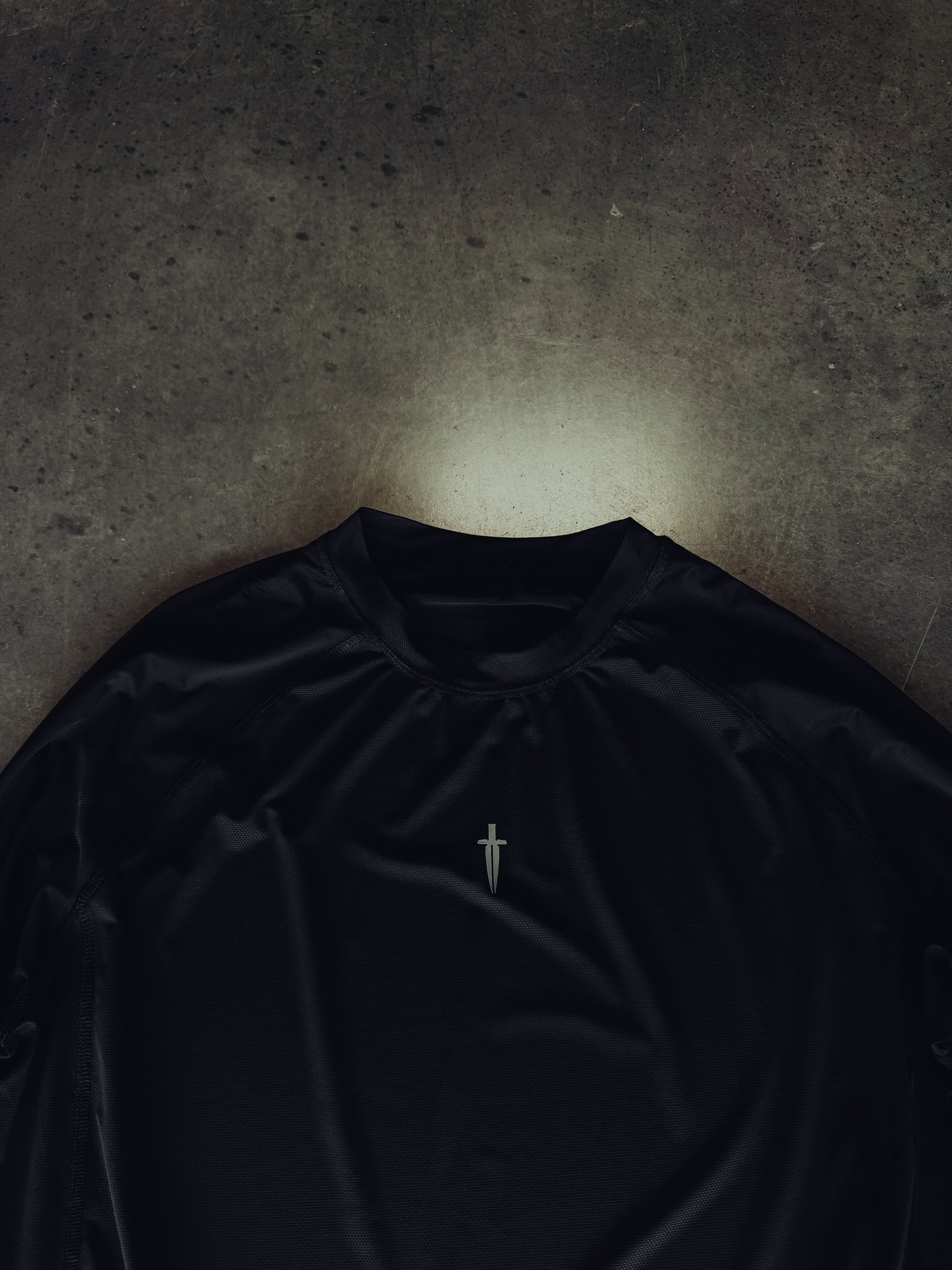 TECH LONG SLEEVE - [BLACK]