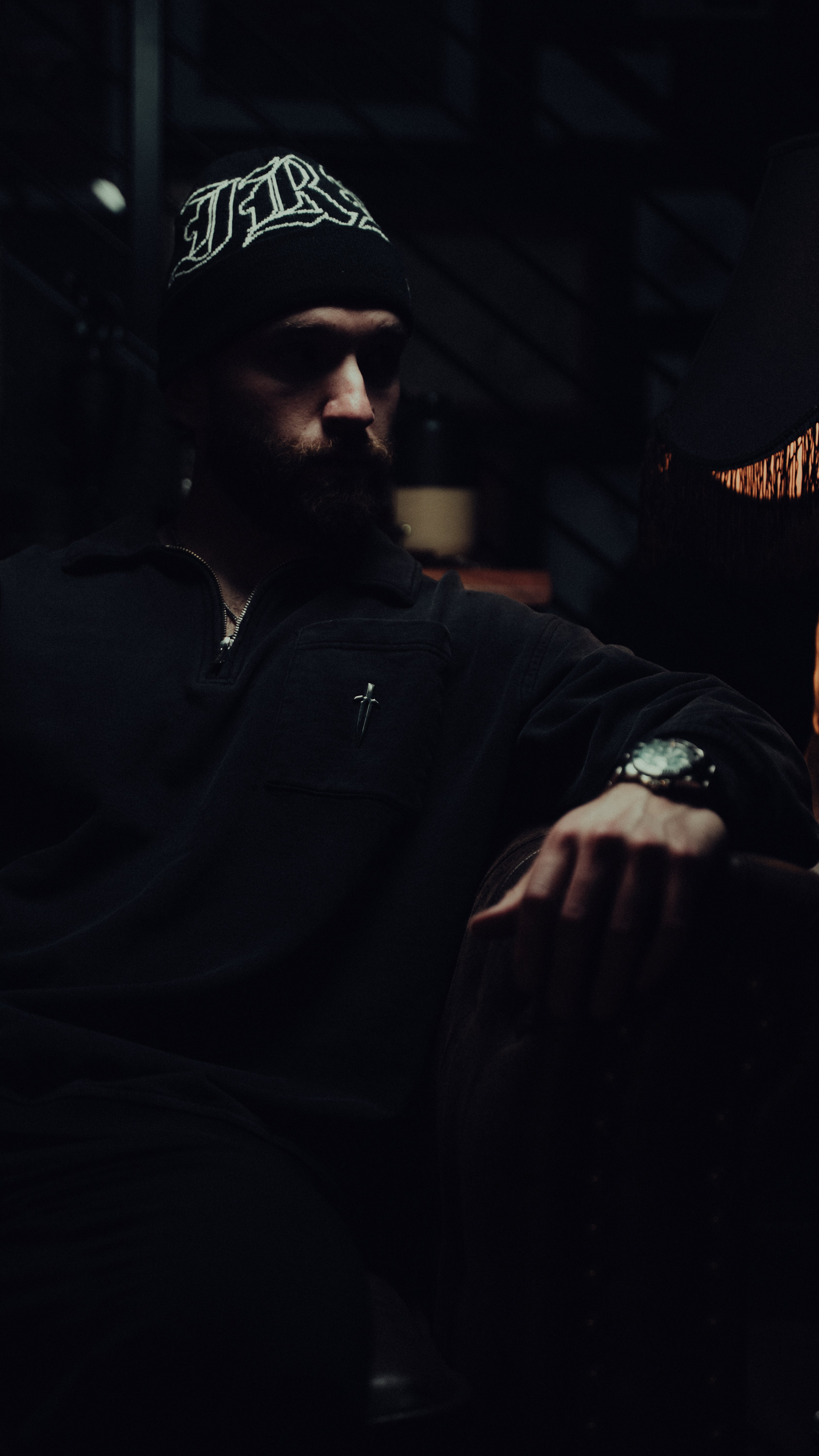 DAGGER QUARTER ZIP - [VINTAGE BLACK]