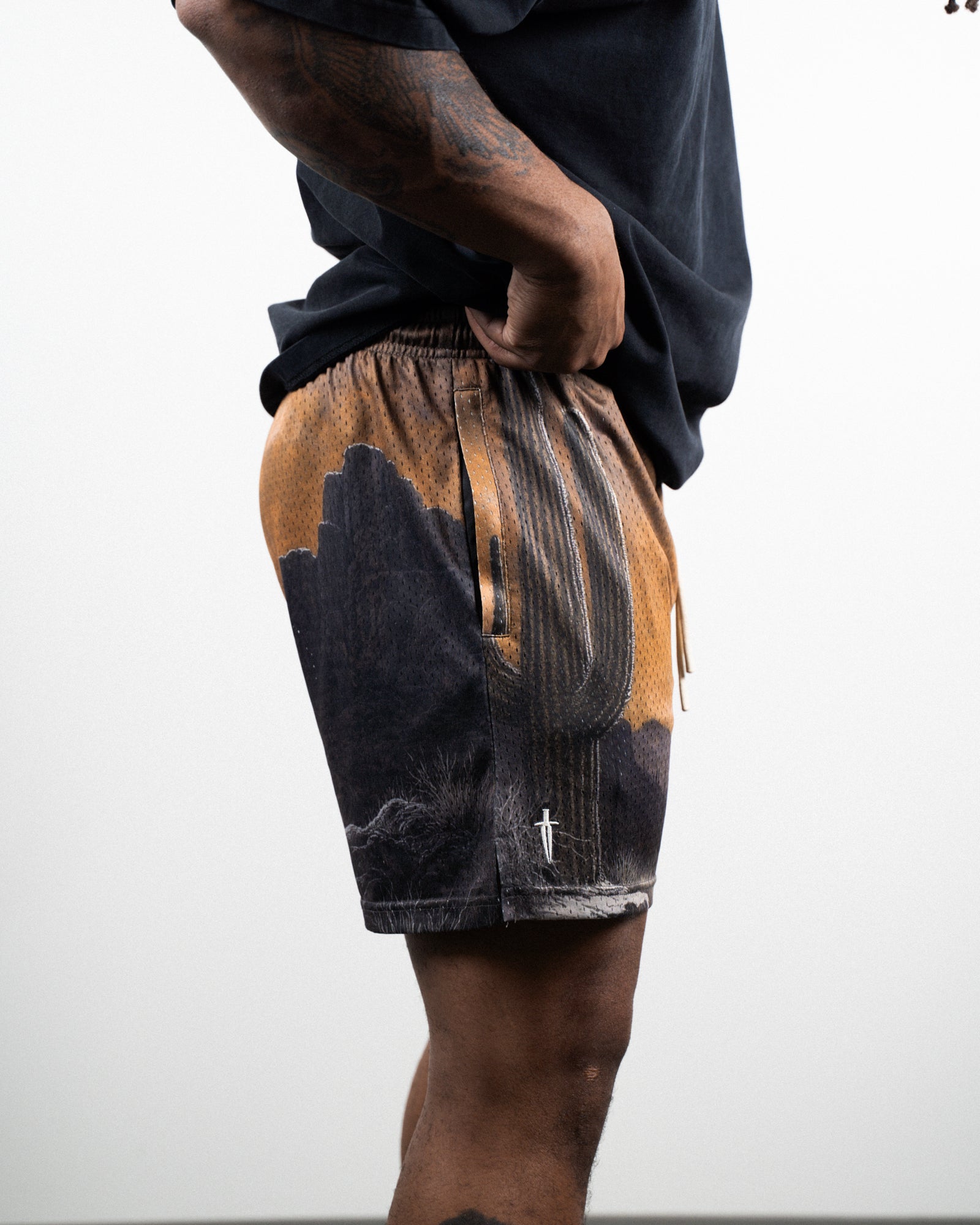 DESERT MESH SHORT