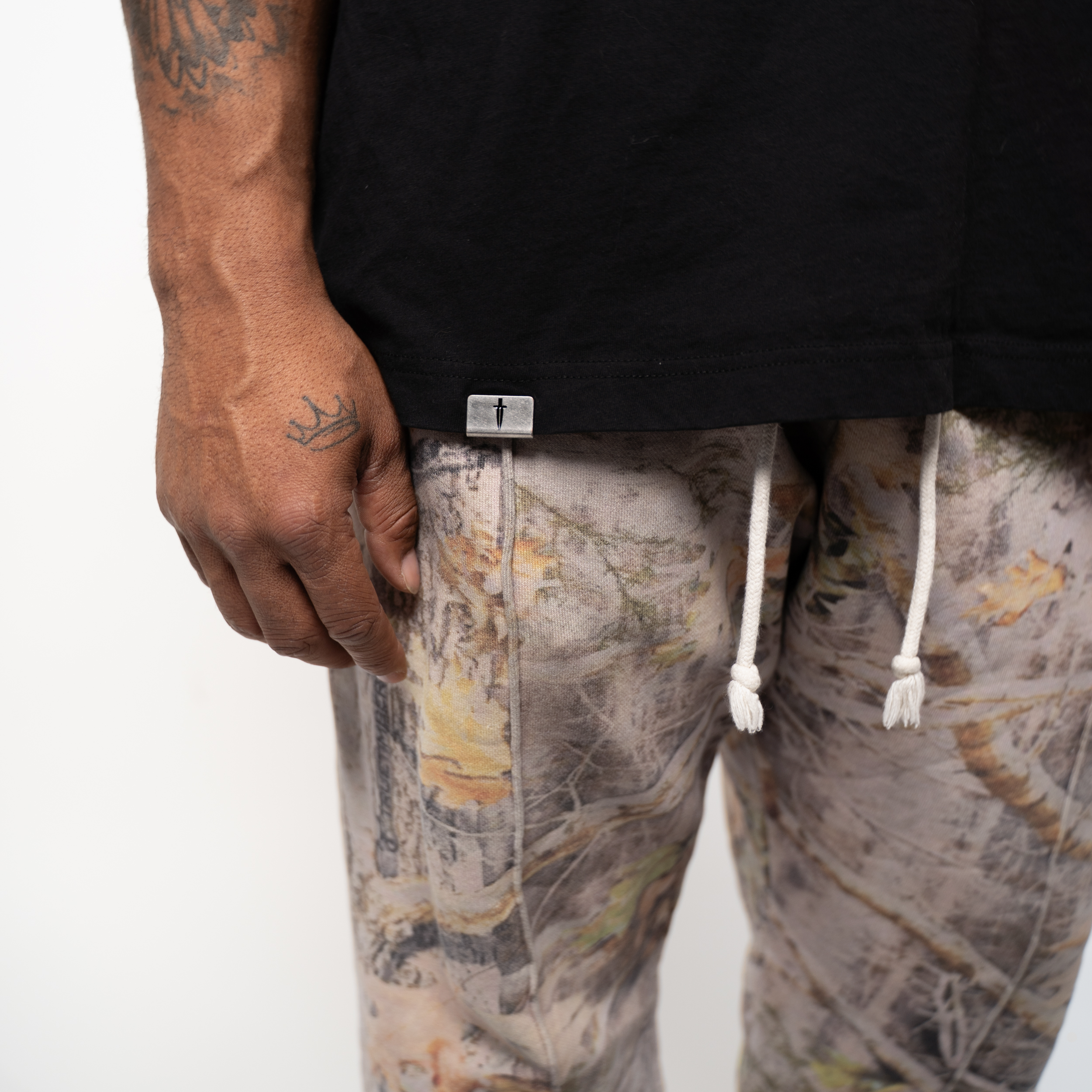 DAGGER PLEATED SWEATPANTS - [CAMO]