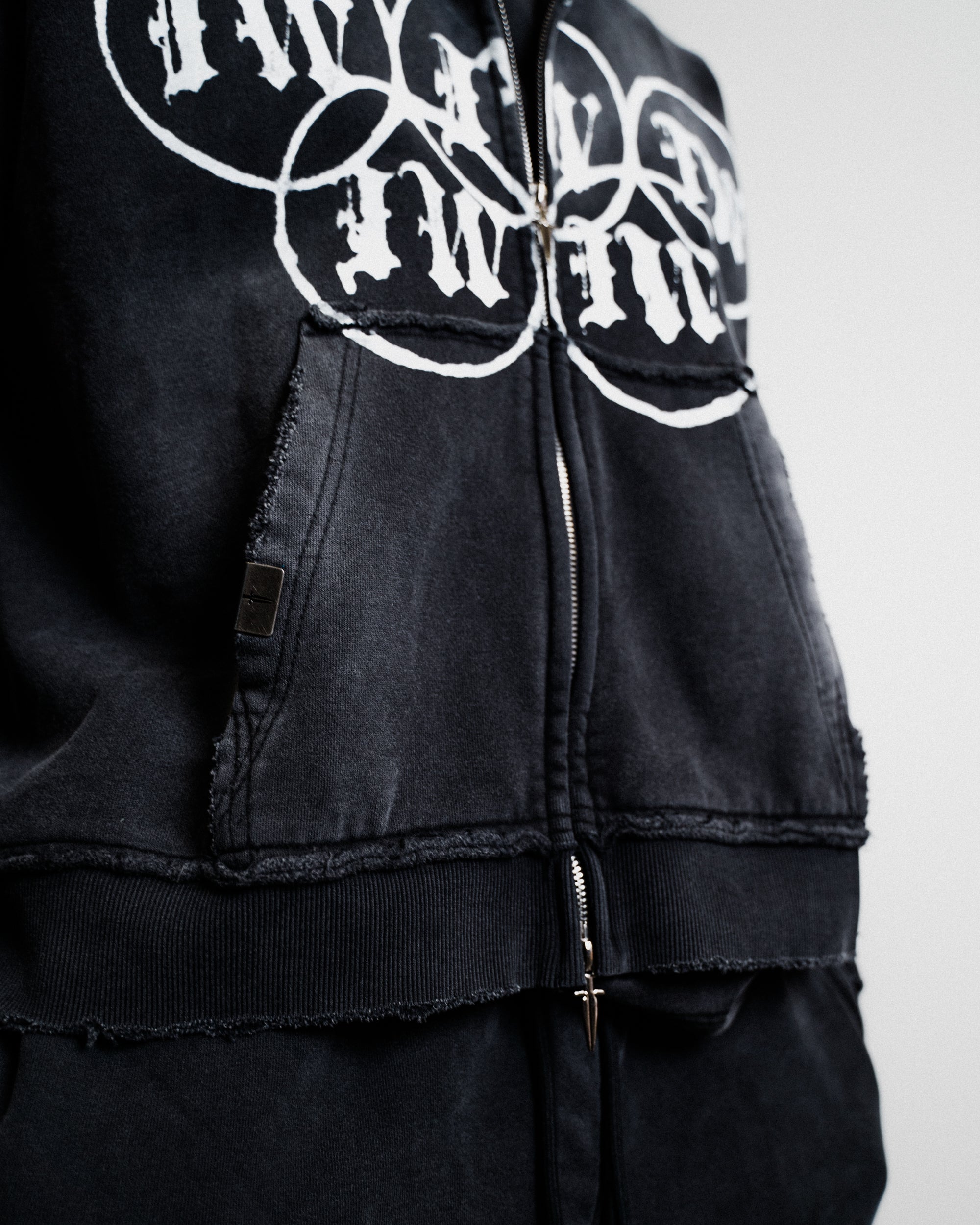 RINGS ZIP HOODIE - [VINTAGE BLACK]